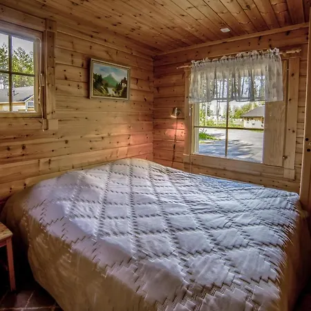 Kuhahuvila, Kalajaervi, Maatilamatkailu Ilomaeen Moekit *